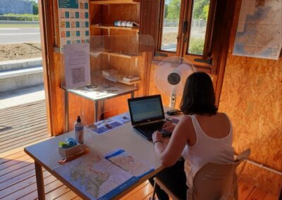 Servizo de atención e información nas oficina municipais de turismo do Concello de Meaño en Dena